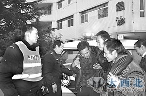 河北交警為急病患者開(kāi)“綠色通道”