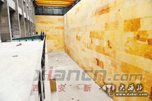 　　焚燒發(fā)電廠(chǎng)的垃圾堆放區容量達到了2萬(wàn)噸