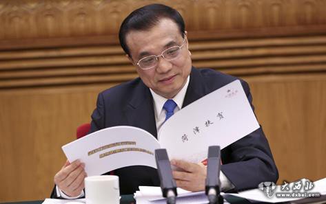 　　脫貧攻堅，拉著(zhù)“老鄉”奔小康