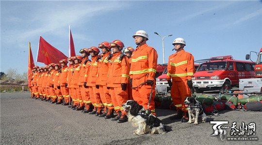 新疆消防總隊組織開(kāi)展跨區域地震救援實(shí)戰演練