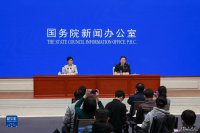 中國外貿額首破6萬(wàn)億美