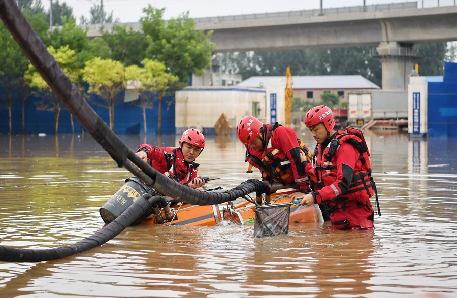 暴雨洪災下中國救援力